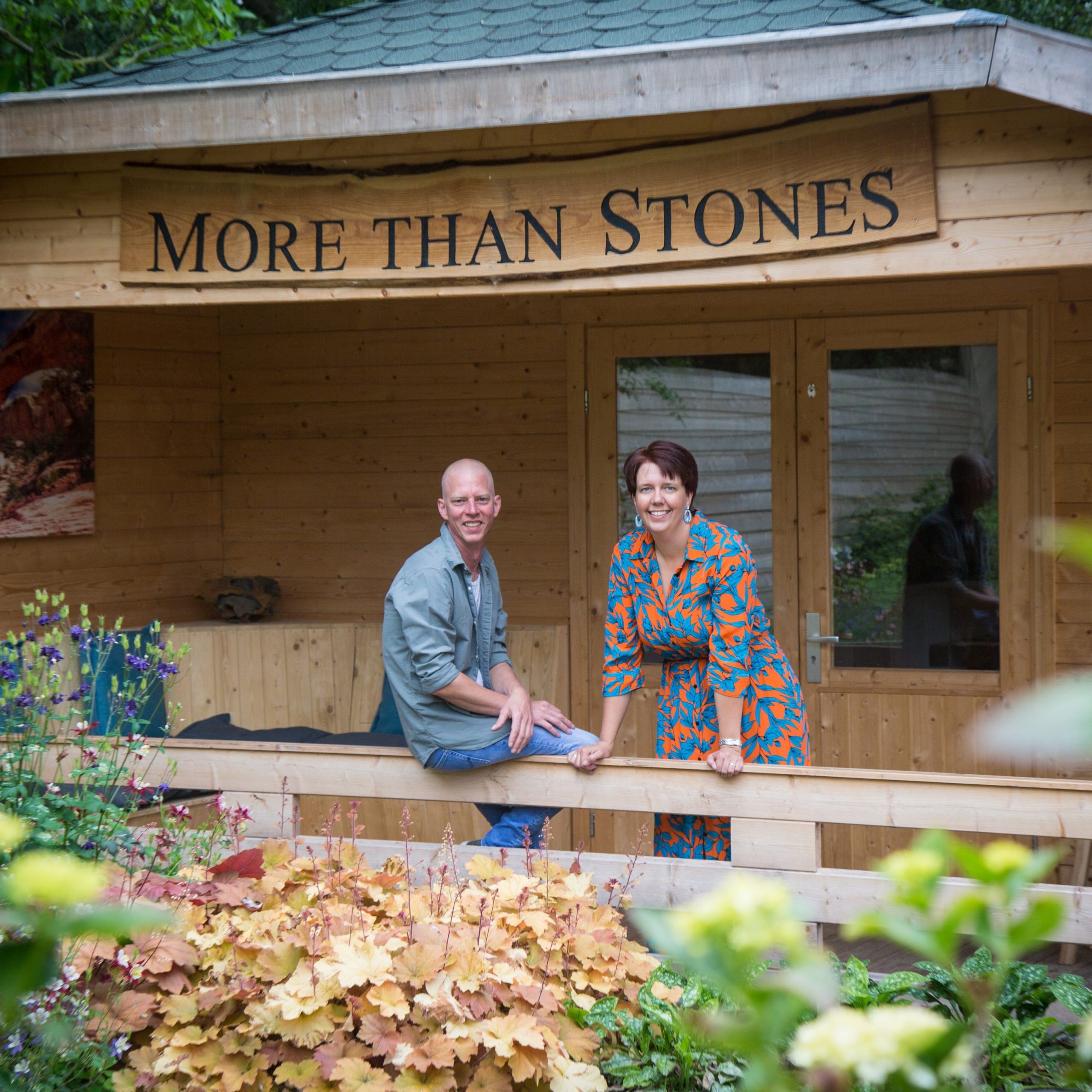 voorkant winkel More than Stones voorkant winkel More than Stones